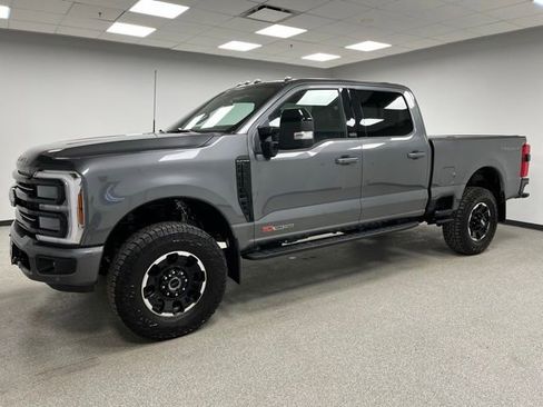 Used 2025 Ford F350 Platinum w/ Tremor Off-Road Package AWD/4WD image 5