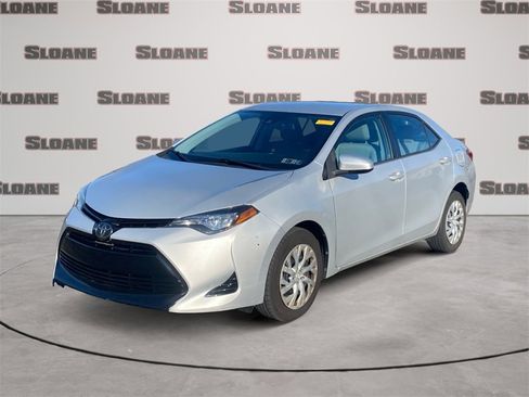 Used 2018 Toyota Corolla LE image 1