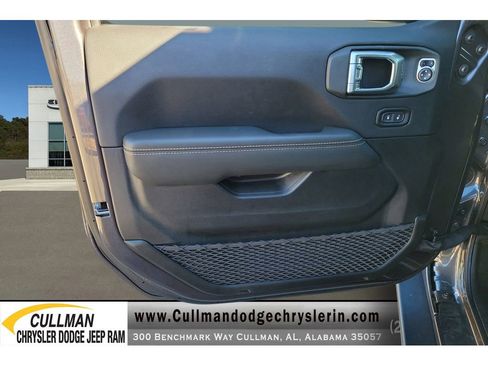 New 2025 Jeep Wrangler Unlimited Rubicon 392 image 13