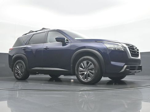 Used 2024 Nissan Pathfinder SV AWD/4WD image 31