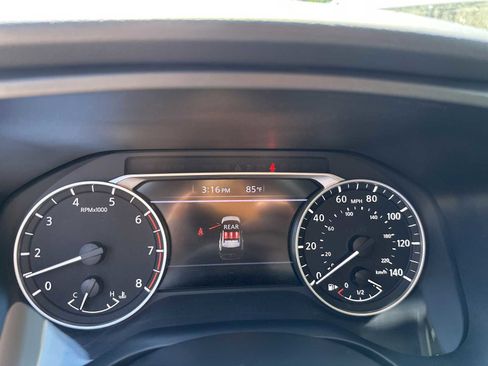 Used 2024 Nissan Rogue S AWD/4WD image 14