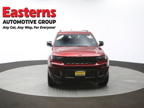Used 2023 Jeep Grand Cherokee L Laredo image 52