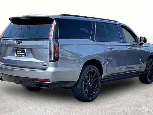 Used 2022 Cadillac Escalade ESV Sport w/ Touring Package RWD image 2