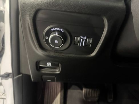 Used 2024 Jeep Grand Cherokee Limited w/ Luxury Tech Group II AWD/4WD image 34