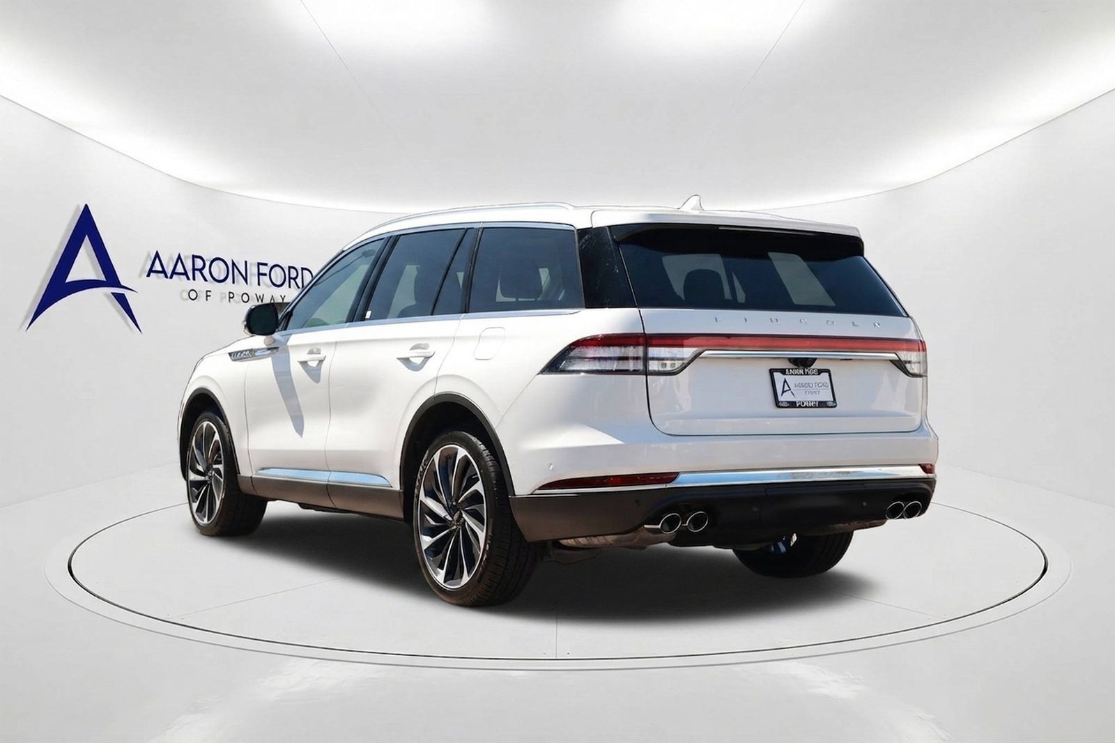 Used 2024 Lincoln Aviator Reserve w/ Equipment Group 201A AWD/4WD image 7