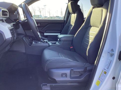 Used 2024 Toyota Tacoma TRD Off-Road image 14