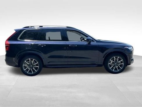 Used 2017 Volvo XC90 T6 Momentum w/ Convenience Package AWD/4WD image 6