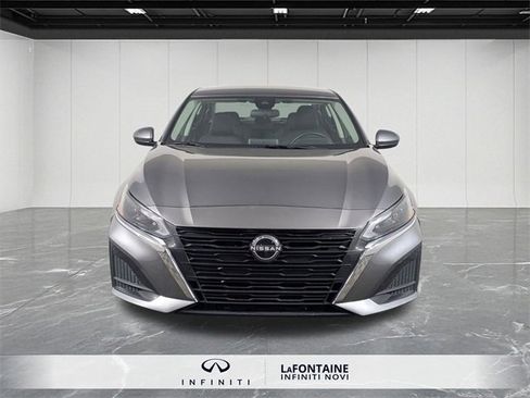 Used 2023 Nissan Altima 2.5 SV image 8