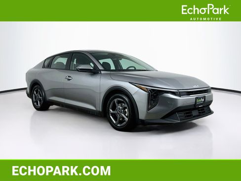 Used 2025 Kia K4 FWD image 1