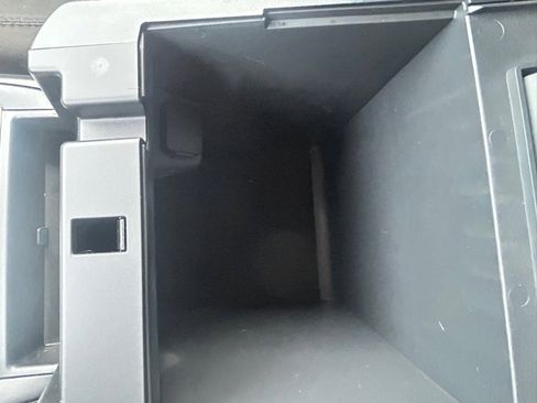 Used 2022 Ford Explorer XLT image 52