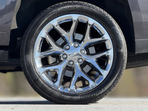 Used 2017 Cadillac Escalade Premium Luxury image 18