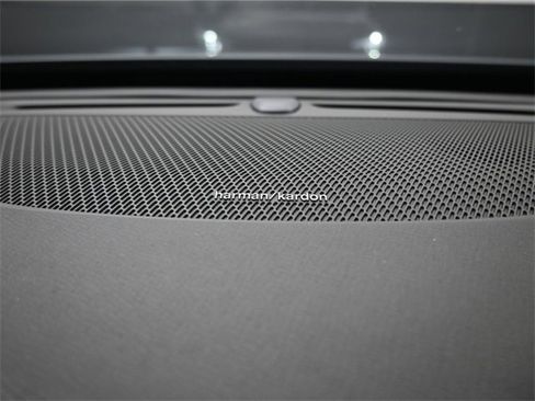 Used 2023 Volvo XC90 T8 Plus image 30