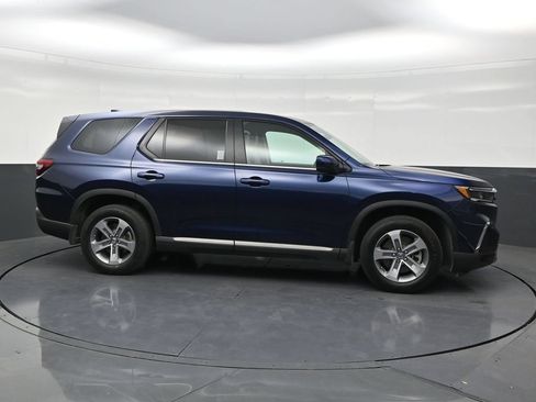Used 2025 Honda Pilot EX-L image 6