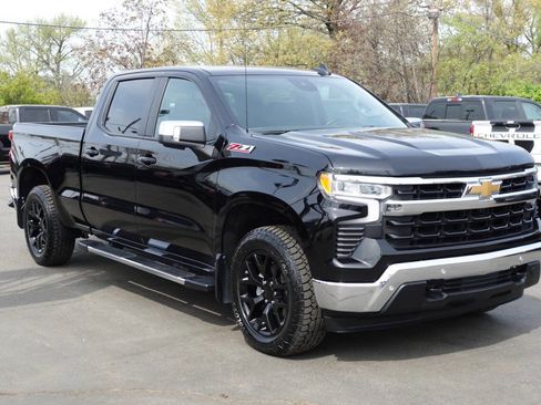 Used 2024 Chevrolet Silverado 1500 LT AWD/4WD image 5