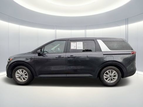 Used 2024 Kia Carnival LX FWD image 7