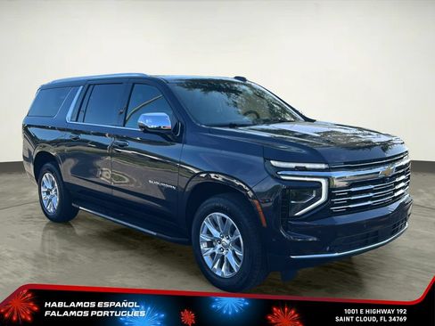 Certified 2025 Chevrolet Suburban Premier RWD image 8