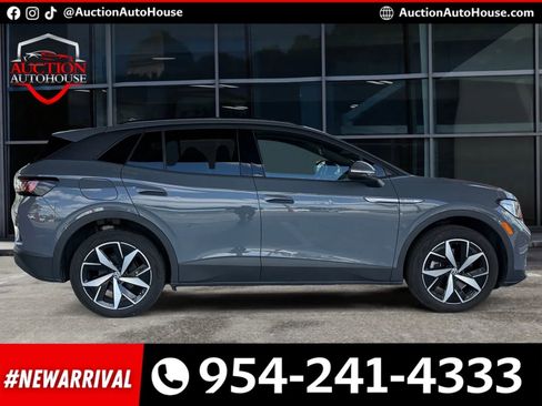 Used 2023 Volkswagen ID.4 Pro S image 4