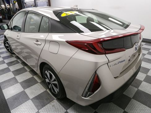Used 2017 Toyota Prius Prime Premium image 10