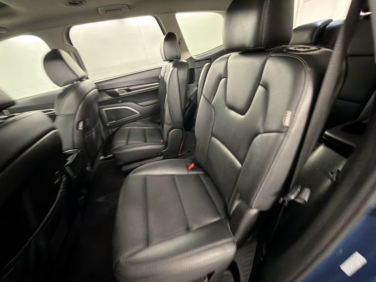 Used 2025 Kia Telluride S FWD image 25