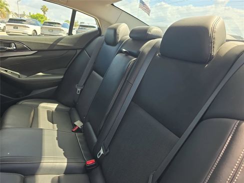 Used 2017 Nissan Maxima 3.5 SL FWD image 13
