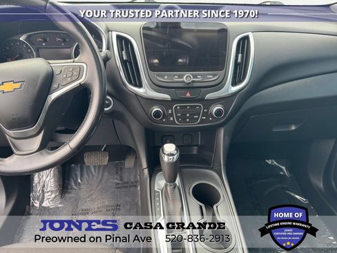 Used 2018 Chevrolet Equinox LT w/ Sun & Infotainment Package FWD image 12