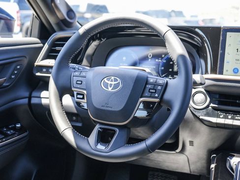 New 2025 Toyota Crown Signia Limited image 19