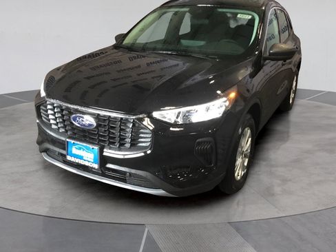 Used 2024 Ford Escape Active w/ Tech Pack #1 AWD/4WD image 1
