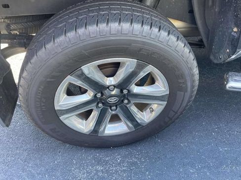 Used 2016 Toyota Tacoma Limited w/ Towing Package RWD image 14