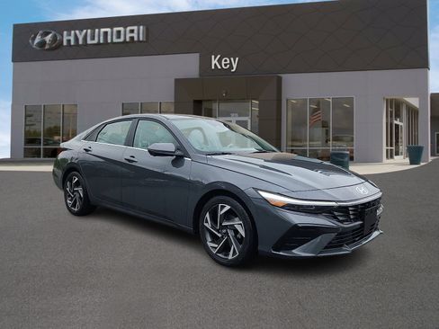 Certified 2024 Hyundai Elantra Limited FWD image 1