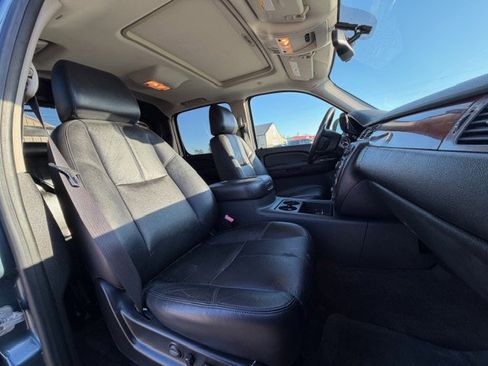 Used 2009 Chevrolet Avalanche LT w/ Luxury Package image 8