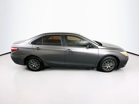 Used 2015 Toyota Camry LE FWD image 10