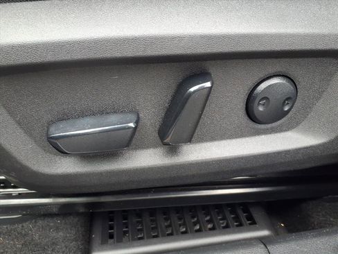 Used 2023 Nissan Rogue SV image 27