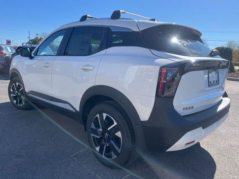 New 2026 Nissan Kicks SV w/ SV Premium Package image 5