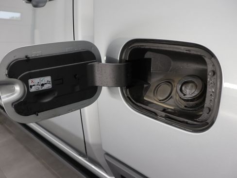 Used 2025 GMC Sierra 2500 AT4 w/ AT4 Premium Plus Package AWD/4WD image 40
