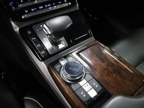Used 2017 Genesis G90 5.0 Ultimate RWD image 33