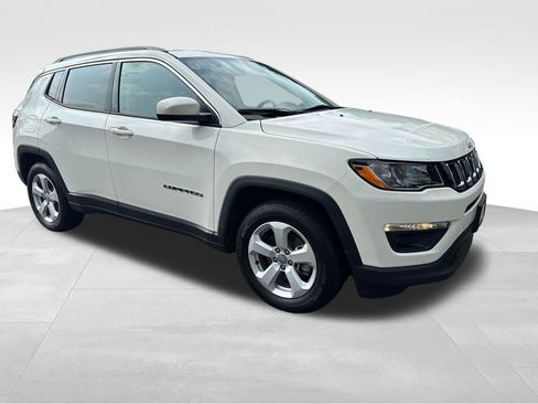 Used 2018 Jeep Compass Latitude w/ Popular Equipment Group FWD image 1