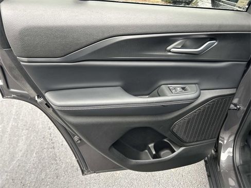 Used 2024 Jeep Grand Cherokee Laredo X image 20