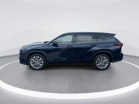 Used 2023 Toyota Highlander Platinum FWD image 6