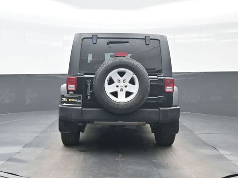 Used 2018 Jeep Wrangler Unlimited Sport S AWD/4WD image 5