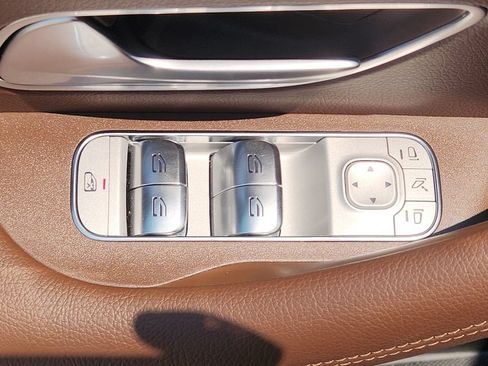 Used 2025 Mercedes-Benz GLS 450 4MATIC image 17