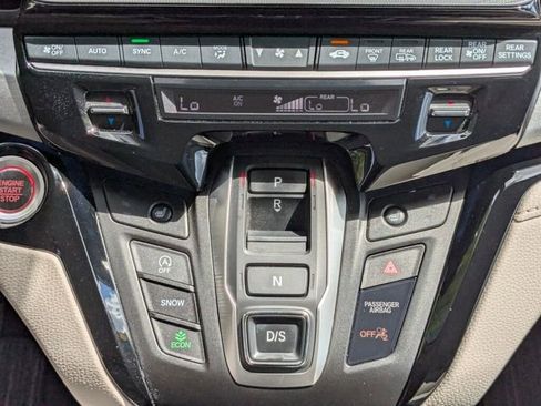 Certified 2025 Honda Odyssey Touring image 18