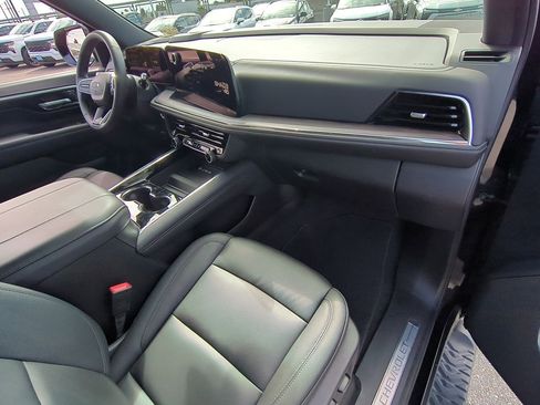 Certified 2025 Chevrolet Suburban Z71 image 28