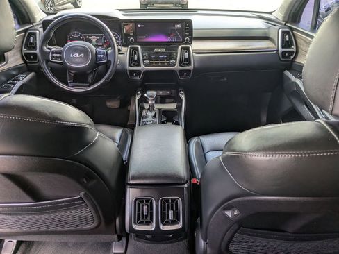 Used 2022 Kia Sorento S w/ Panoramic Sunroof Package AWD/4WD image 14