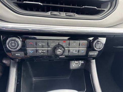 Used 2024 Jeep Compass Limited w/ Elite Group AWD/4WD image 18