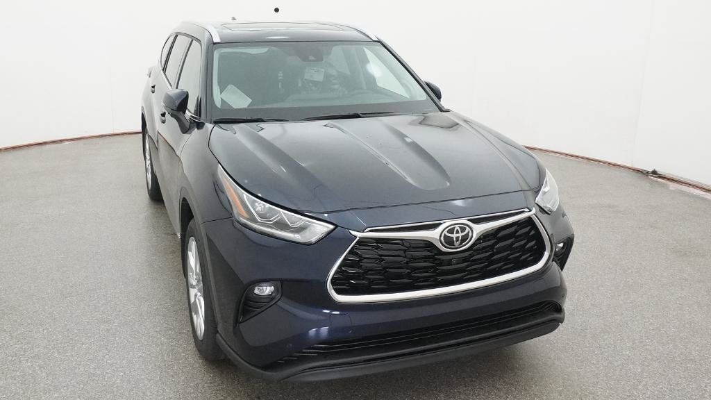 New 2026 Toyota Highlander Limited AWD/4WD image 17