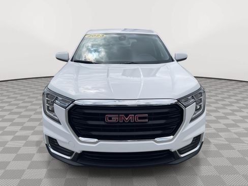 Used 2023 GMC Terrain SLE FWD image 3