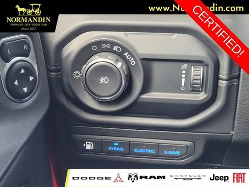 Certified 2025 Jeep Wrangler Unlimited Sahara AWD/4WD image 14