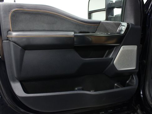 Used 2023 Ford F250 Platinum w/ Tremor Off-Road Package AWD/4WD image 11