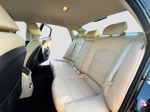 Used 2018 Kia Cadenza Premium image 21