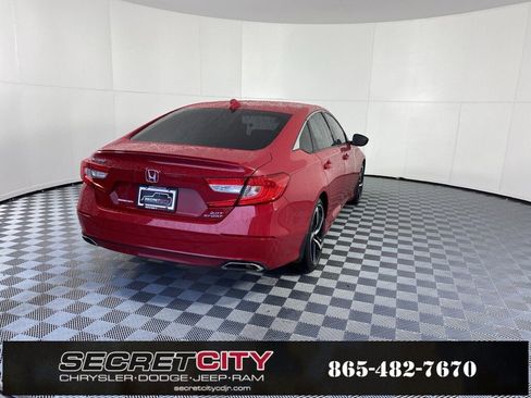 Used 2018 Honda Accord Sport image 7